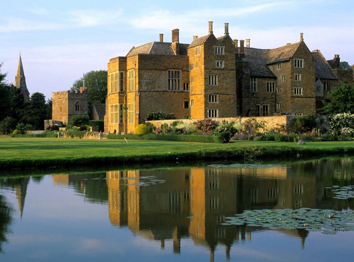 Broughton Castle
