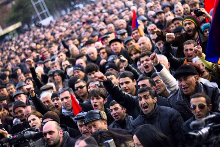 Толпа на митинге