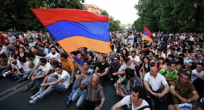 Бархатная революция в Армении
