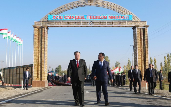 Эмомали Рахмон в Согдийской области