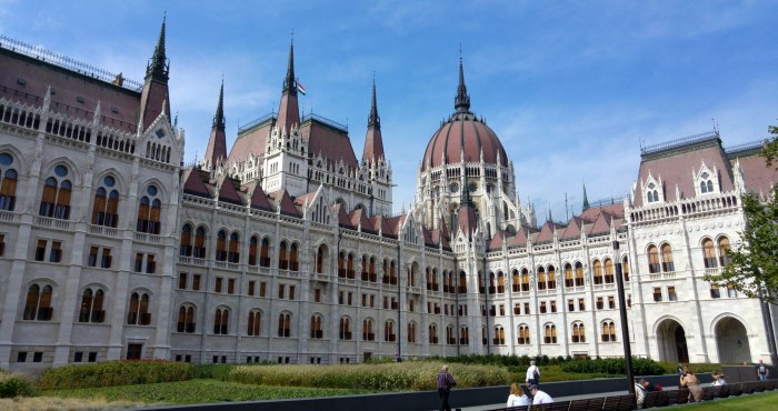 Здание парламента в Будапеште