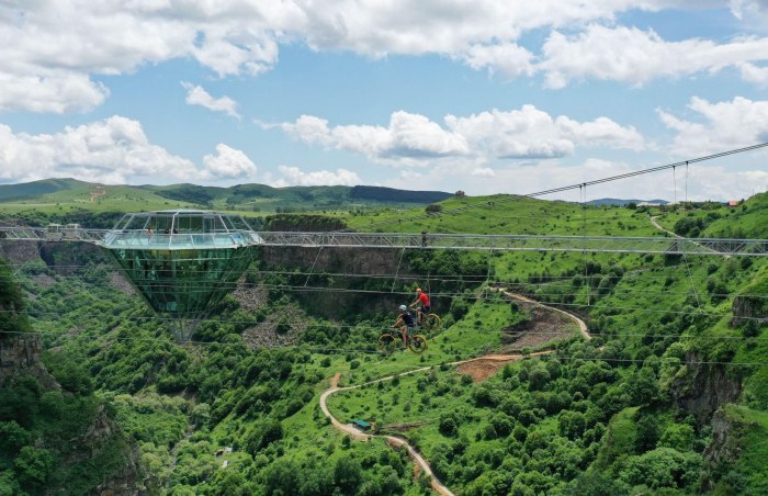 Дашбаши каньон Грузия стеклянный мост