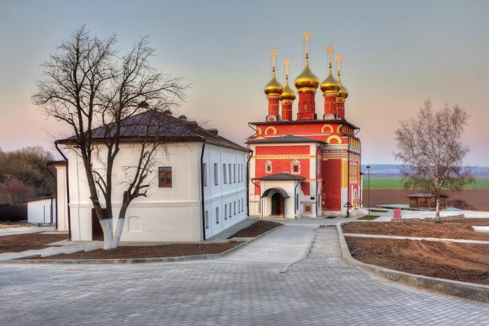 Белёвский Спасо-Преображенский монастырь белёв