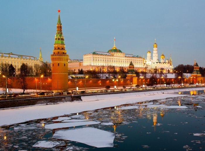 Кремль квадратное фото