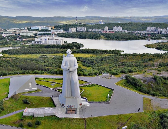 Памятник защитникам Заполярья Мурманск