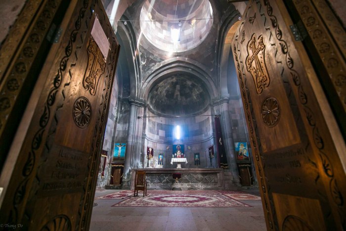 Аричаванк интерьер