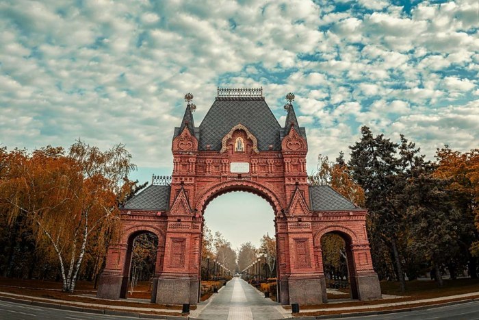 Александровская Триумфальная арка (царские ворота), Краснодар
