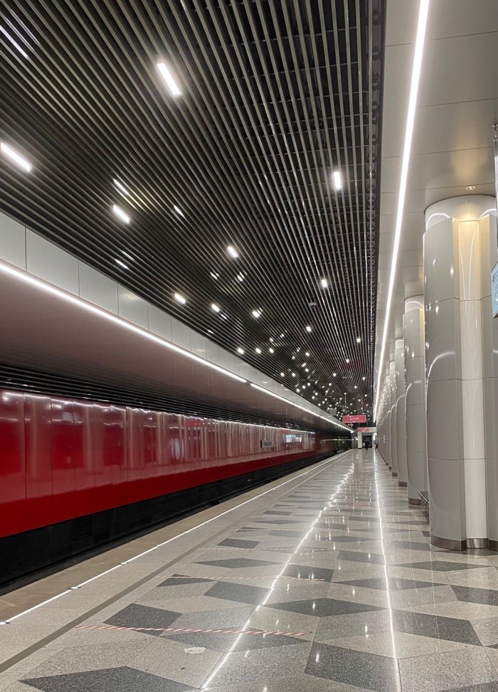 Коммунарская станция метро